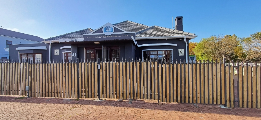 Commercial Property for Sale in Audas Estate Western Cape